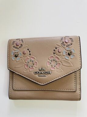 COACH Small Wallet Tan Leather Painted Tea Rose Tooling 87200